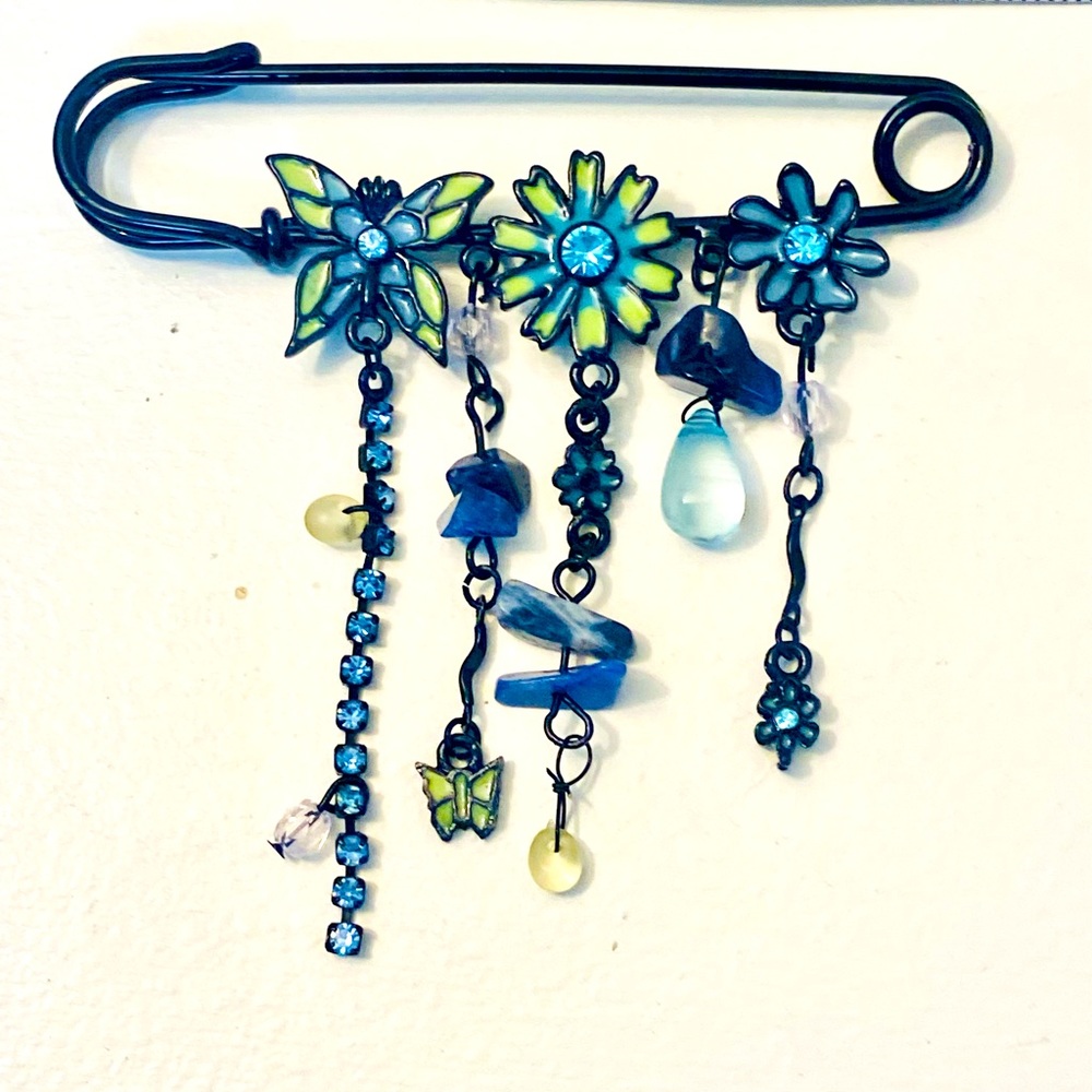 Safety pin brooch Rhinestone Flower Butterfly